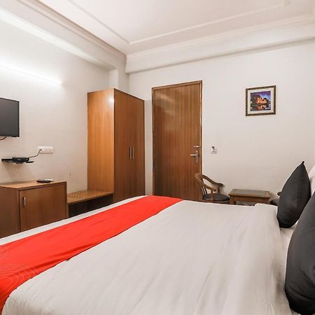 Collection O 426 Red Carpet Hotels Noida Eksteriør billede